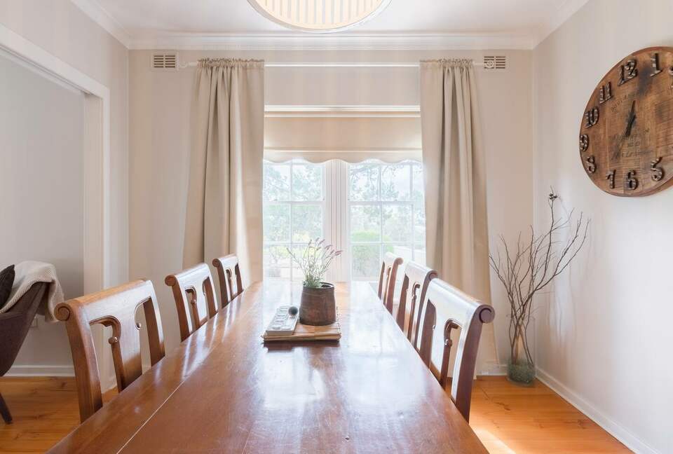 Rustic-Modern Hideaway Among the Barossa Hills - Lyndoch, Australia