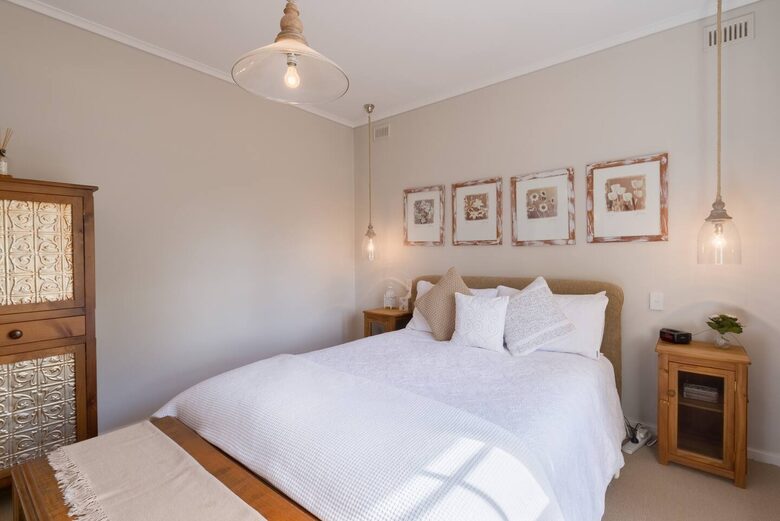 Rustic-Modern Hideaway Among the Barossa Hills - Lyndoch, Australia