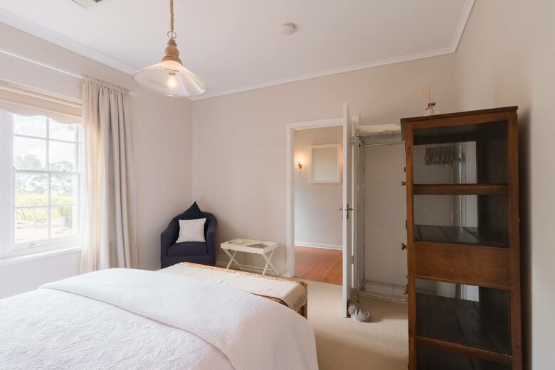 Rustic-Modern Hideaway Among the Barossa Hills - Lyndoch, Australia