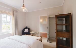 Rustic-Modern Hideaway Among the Barossa Hills - Lyndoch, Australia