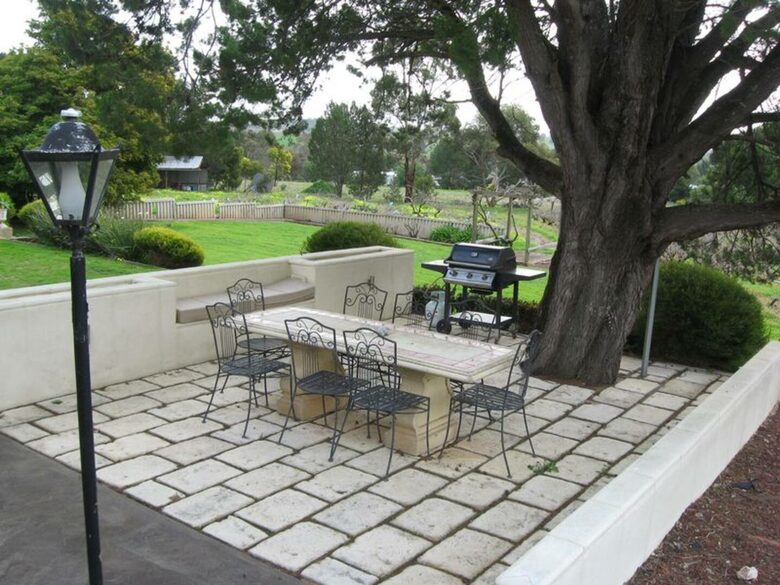 Rustic-Modern Hideaway Among the Barossa Hills - Lyndoch, Australia