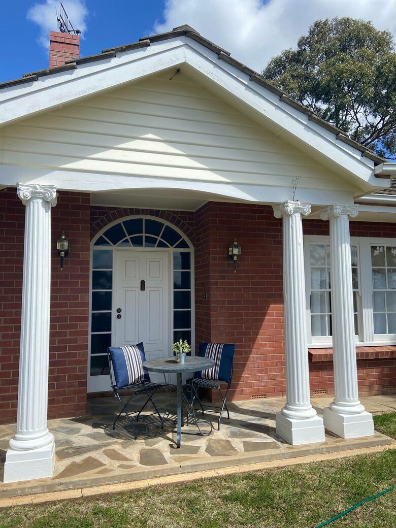 Rustic-Modern Hideaway Among the Barossa Hills - Lyndoch, Australia