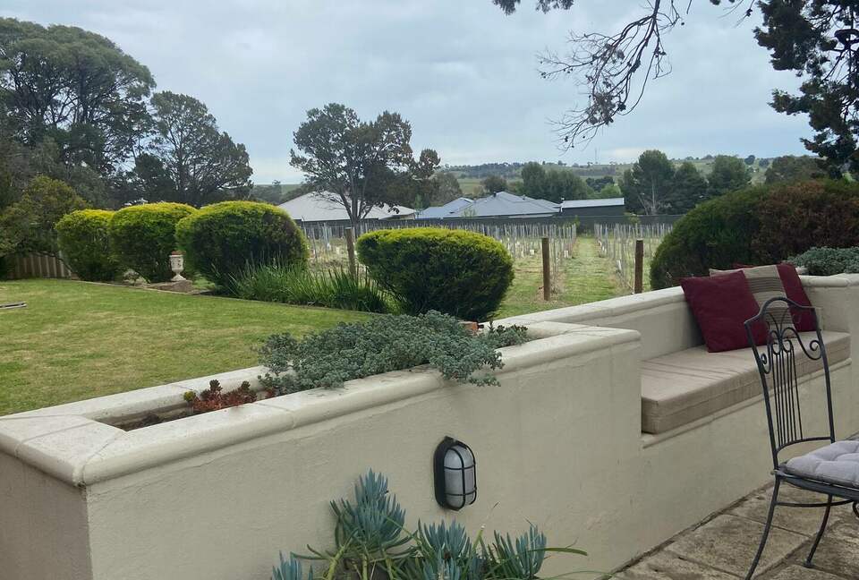 Rustic-Modern Hideaway Among the Barossa Hills - Lyndoch, Australia