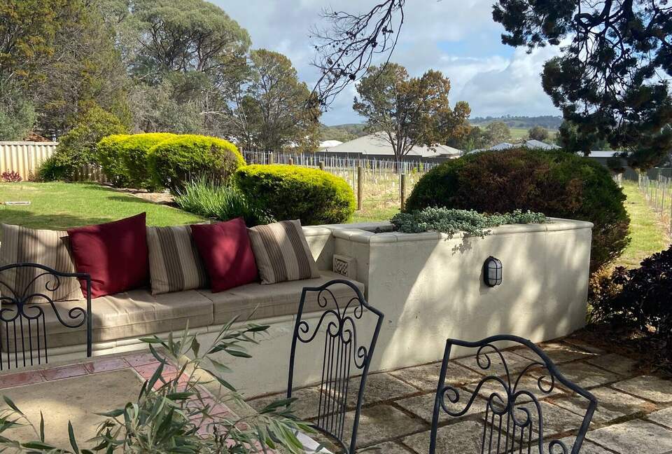 Rustic-Modern Hideaway Among the Barossa Hills - Lyndoch, Australia