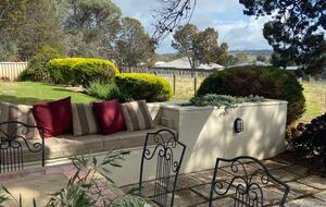 Rustic-Modern Hideaway Among the Barossa Hills - Lyndoch, Australia