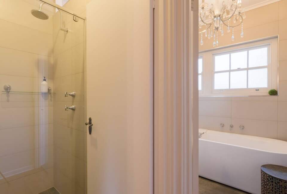 Rustic-Modern Hideaway Among the Barossa Hills - Lyndoch, Australia