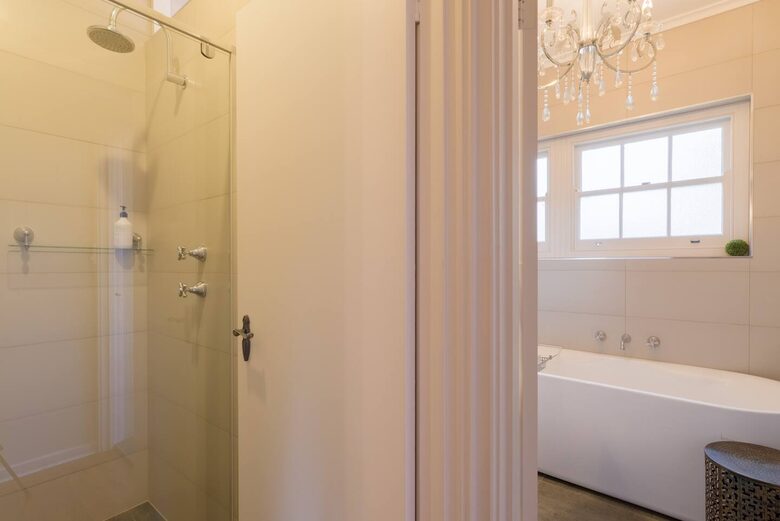 Rustic-Modern Hideaway Among the Barossa Hills - Lyndoch, Australia