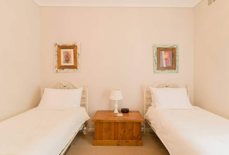 Rustic-Modern Hideaway Among the Barossa Hills - Lyndoch, Australia