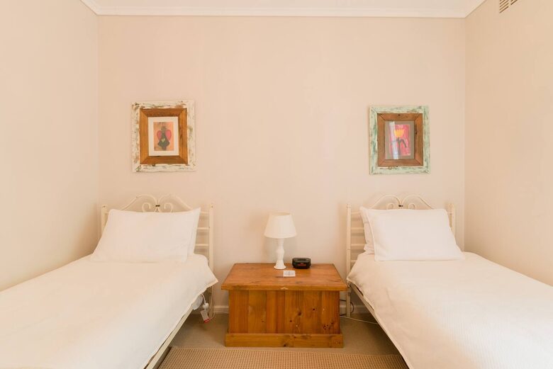 Rustic-Modern Hideaway Among the Barossa Hills - Lyndoch, Australia