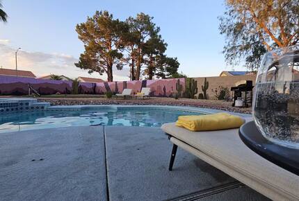 Stylish Desert Escape Minutes from the Las Vegas Strip - North Las Vegas, Nevada