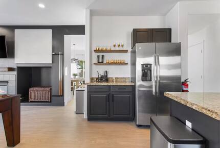 Stylish Desert Escape Minutes from the Las Vegas Strip - North Las Vegas, Nevada