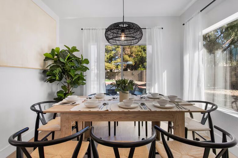 Stylish Desert Escape Minutes from the Las Vegas Strip - North Las Vegas, Nevada