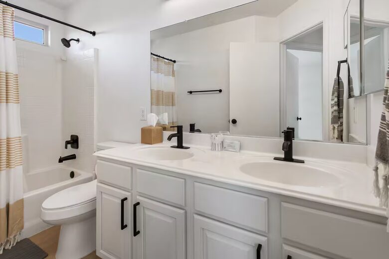 Stylish Desert Escape Minutes from the Las Vegas Strip - North Las Vegas, Nevada