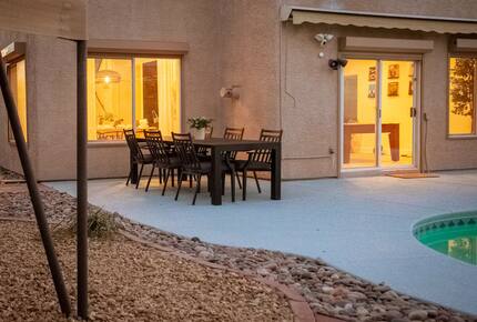 Stylish Desert Escape Minutes from the Las Vegas Strip - North Las Vegas, Nevada