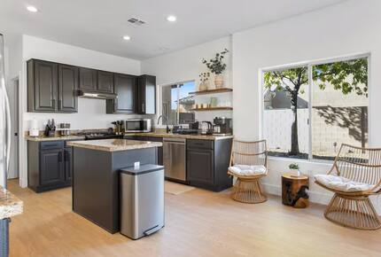 Stylish Desert Escape Minutes from the Las Vegas Strip - North Las Vegas, Nevada