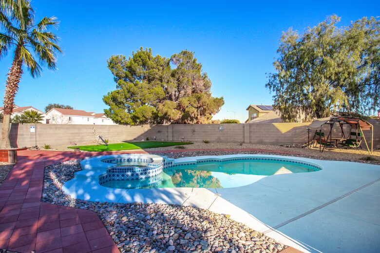 Stylish Desert Escape Minutes from the Las Vegas Strip - North Las Vegas, Nevada