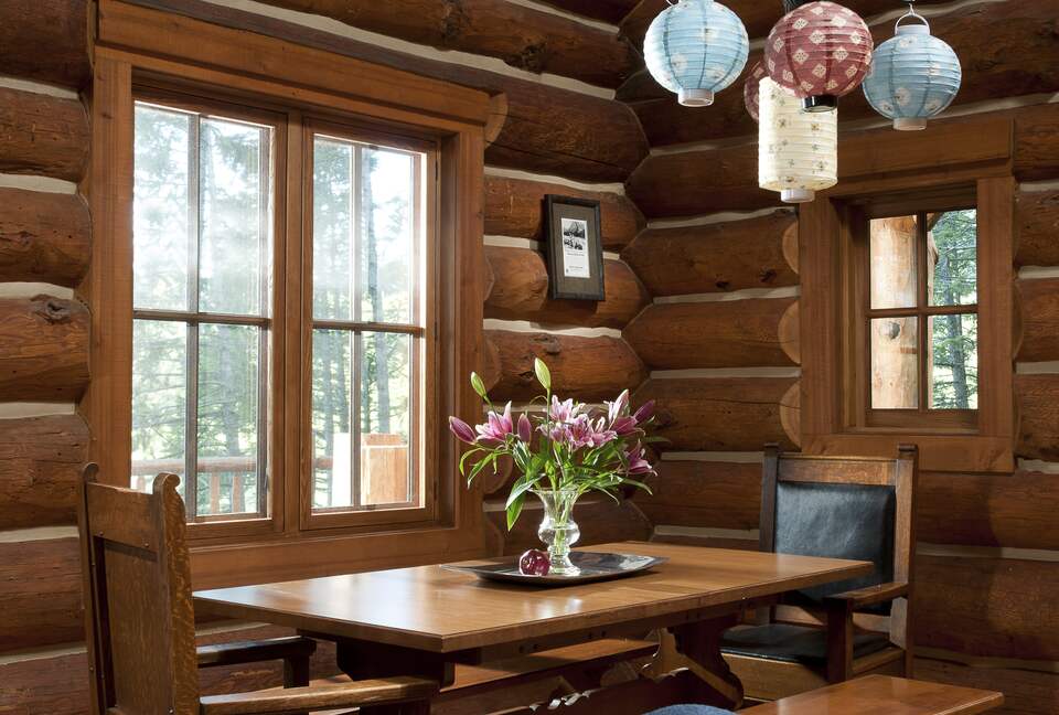 Dining area adjacent to kitchen