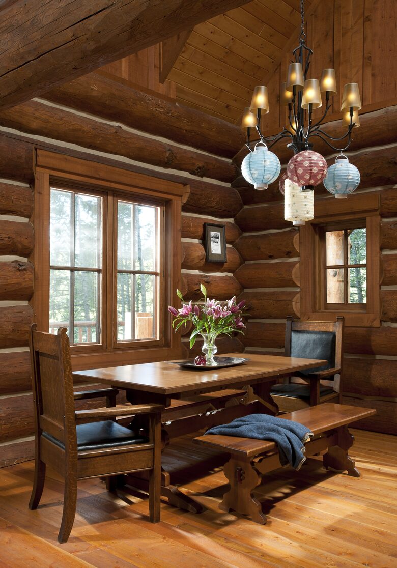 Dining area adjacent to kitchen