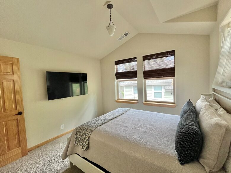 Modern Truckee Home near Skiing, Lakes & Downtown - Truckee, California