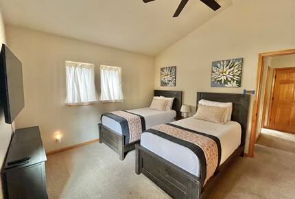 Modern Truckee Home near Skiing, Lakes & Downtown - Truckee, California