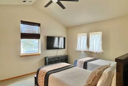 Modern Truckee Home near Skiing, Lakes & Downtown - Truckee, California