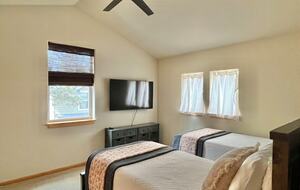 Modern Truckee Home near Skiing, Lakes & Downtown - Truckee, California