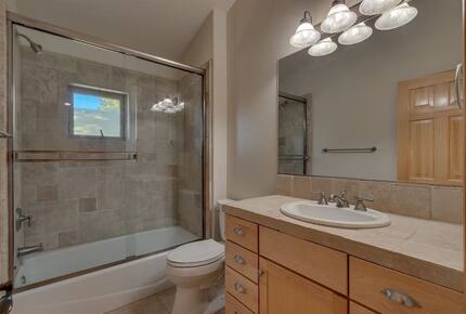 Modern Truckee Home near Skiing, Lakes & Downtown - Truckee, California