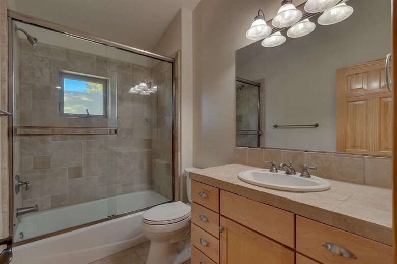 Modern Truckee Home near Skiing, Lakes & Downtown - Truckee, California