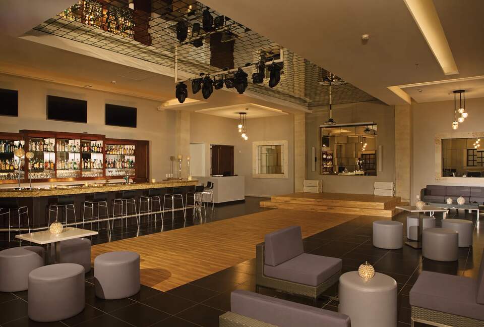 Luxury Dreams Los Cabos Suite with Private Balcony & Spa Access - San José Del Cabo, Mexico