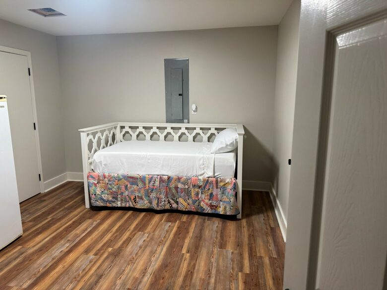 A Warm Woodland Retreat in the Heart of Highlands - Highlands, North Carolina