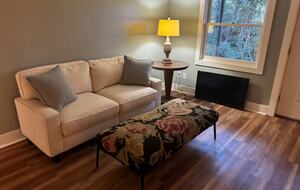 A Warm Woodland Retreat in the Heart of Highlands - Highlands, North Carolina