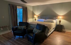 A Warm Woodland Retreat in the Heart of Highlands - Highlands, North Carolina