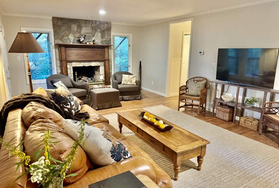 A Warm Woodland Retreat in the Heart of Highlands - Highlands, North Carolina