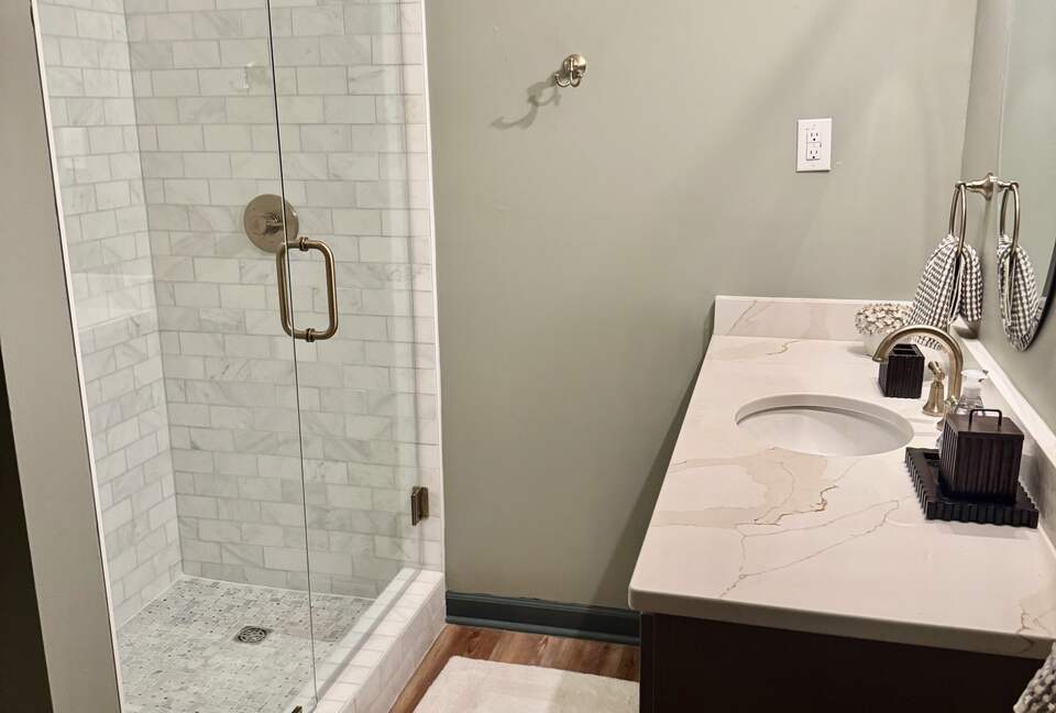 A Warm Woodland Retreat in the Heart of Highlands - Highlands, North Carolina