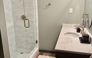 A Warm Woodland Retreat in the Heart of Highlands - Highlands, North Carolina