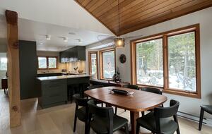 Dining room with seating for 8 (2 leaves under king bed).