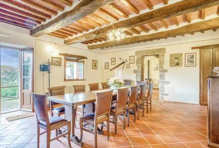 Countryside Serenity in a Refined Tuscan Villa - Cortona, Italy