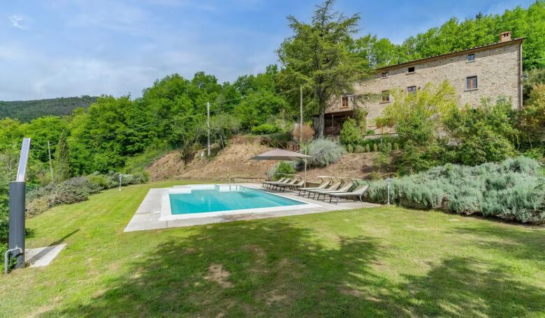 Countryside Serenity in a Refined Tuscan Villa - Cortona, Italy