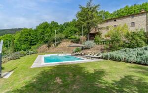 Countryside Serenity in a Refined Tuscan Villa - Cortona, Italy