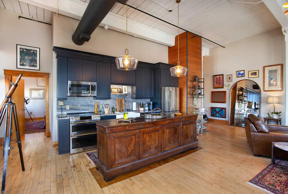 Downtown Knoxville Loft Above the Emporium | Art, Light & Luxury - Knoxville, Tennessee