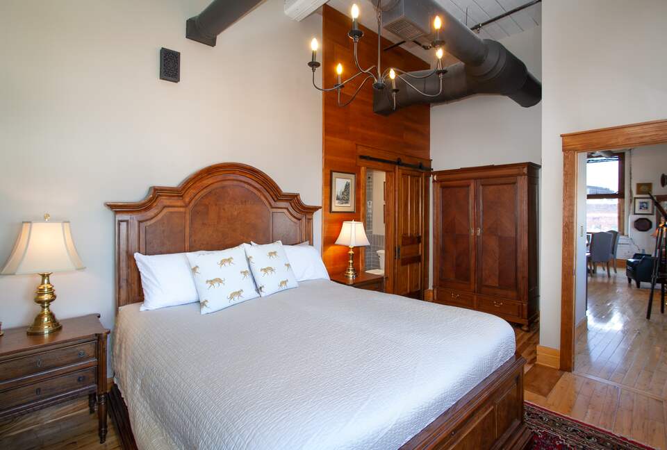 Downtown Knoxville Loft Above the Emporium | Art, Light & Luxury - Knoxville, Tennessee