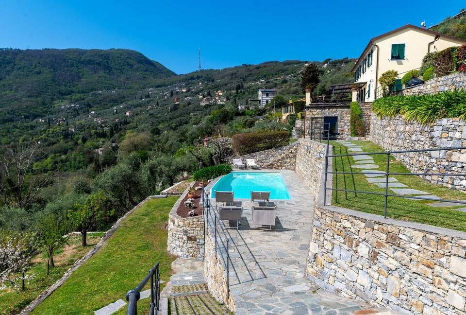 Suite Gelsomino | Peaceful Portofino Escape in Villa Il Melograno - Santa Margherita Ligure, Italy