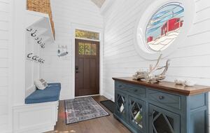 Stunning Newfoundland Seaside Retreat - Brigus, Canada