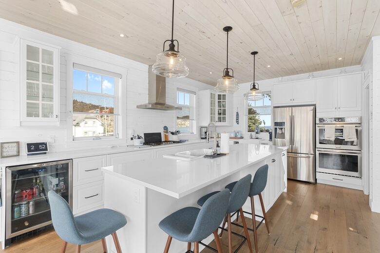 Stunning Newfoundland Seaside Retreat - Brigus, Canada