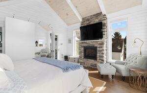 Stunning Newfoundland Seaside Retreat - Brigus, Canada