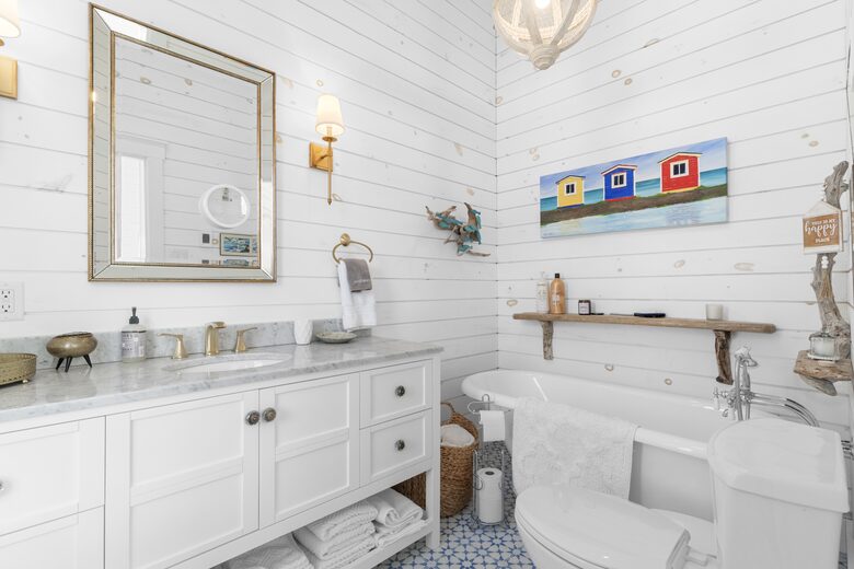 Stunning Newfoundland Seaside Retreat - Brigus, Canada