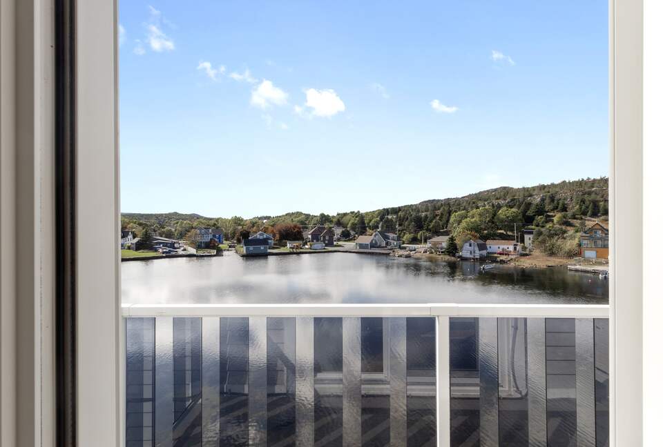 Stunning Newfoundland Seaside Retreat - Brigus, Canada