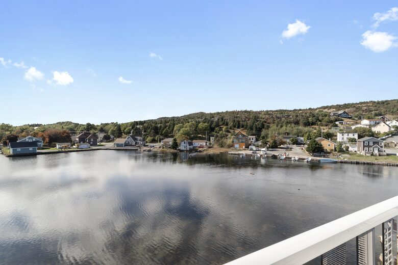 Stunning Newfoundland Seaside Retreat - Brigus, Canada