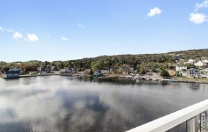 Stunning Newfoundland Seaside Retreat - Brigus, Canada