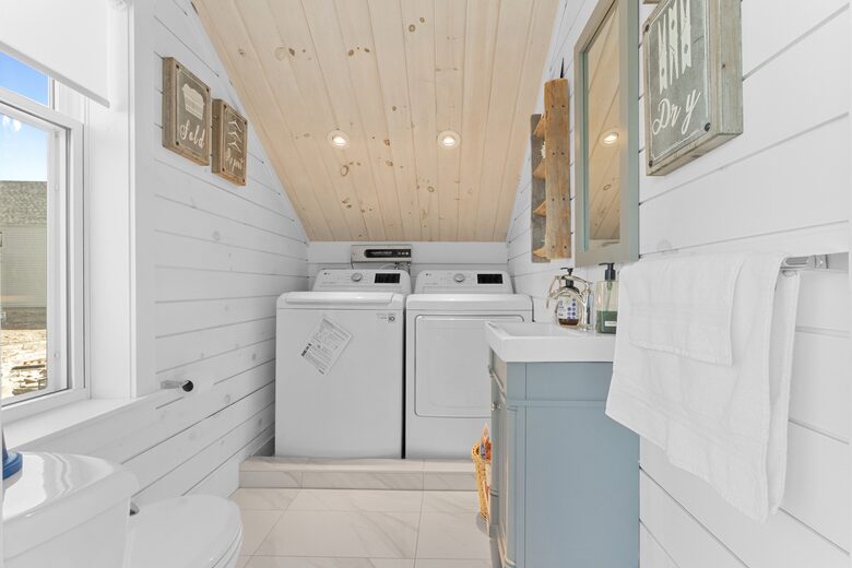 Stunning Newfoundland Seaside Retreat - Brigus, Canada